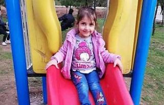 Balkondan düşen çocuk hayatını kaybetti