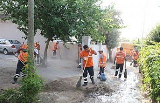 Başkan Atay temizlik çalışmalarını yerinde inceledi