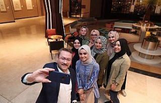 Başkan Kartoğlu, üniversite öğrencileriyle bir...