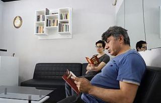 Büyükçekmece’de okuma seferberliği kuaförlere...