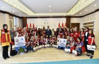 Damla gönüllerinden Vali Akbıyık’a ziyaret