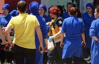 Enjeksiyon makinesinden sızan dumandan en az 15 kişi...