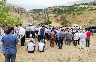 Evinin balkonunda öldürülen meclis üyesi toprağa...