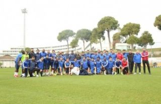 Evkur Yeni Malatyaspor kamp çalışmalarına 14 kişilik...