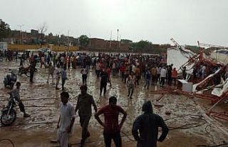 Hindistan’da ayin çadırı çöktü: 14 ölü,...