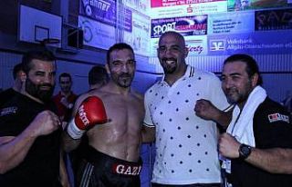 İki Türk aynı gecede rakiplerini nakavt etti