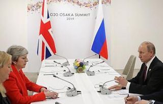 İngiltere Başbakanı May, Putin’i uyardı