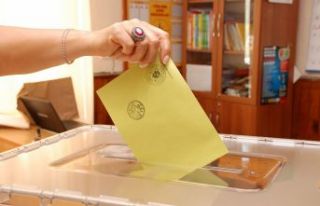 İstanbul seçmeni oy kullanıyor