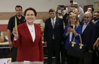 İYİ Parti Genel Başkanı Akşener oyunu kullandı