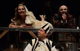 Kaş ve Demre’de tiyatro coşkusu