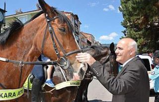 Kızılcahamam sokaklarında atlı polisler dönemi...
