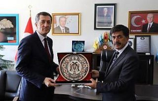 Milli Eğitim Bakanı Ziya Selçuk’tan Başkan Aksun’a...