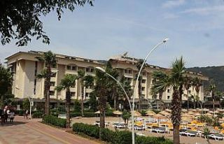 Milyon dolarlık beş yıldızlı otel kaderine terk...