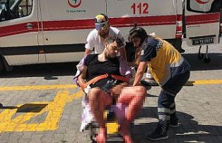 Misafirliğe gittiği evde arkadaşını bıçakladı