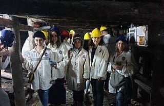 Öğretmenler bu kez sınıf yerine ocağa girdi