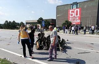 Ortadan ikiye ayrılan otomobilde ölen 2 kişinin...