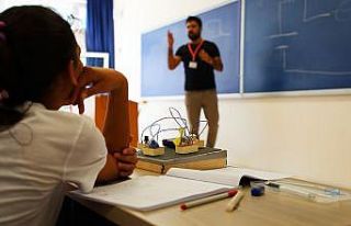 Ortaokul öğrencilerinden ‘Ben De Kendi Robotumu...