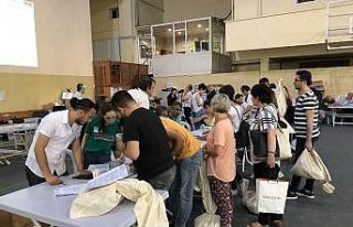 Oy çuvalları İlçe Seçim Kurullarına getirilmeye...