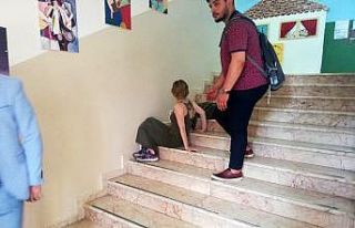 (Özel) Oy kullanmaya yetişemeyen kadın baygınlık...