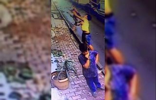 Pencereden düşen bebeği havada yakaladı, o anlar...