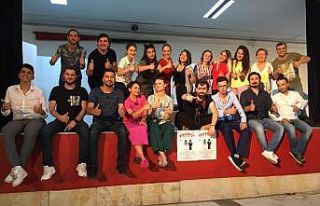 Sarıgöl’de gülme krizine sokan oyun