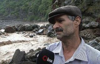 Selde zarar gören Çamlıktepe mahallesi sakininden...