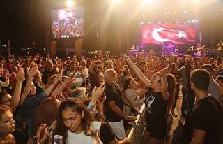 Sibel Tüzün, Soli Güneş Festivali’nde sahne...