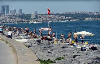 Sıcak hava boğazı plaja çevirdi