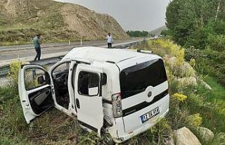 Sivas’ta trafik kazası 1’i ağır 3 yaralı