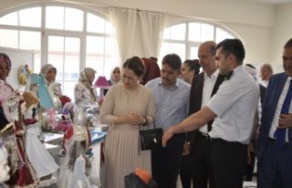 Şuhut Halk Eğitim Merkezinde yıl sonu sergisi