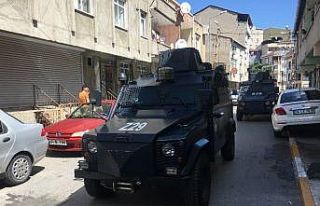 Taksiciye evinin önünde silahlı saldırı