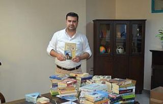 Turgutlu’da çiçek yerine bağışlanan kitaplar...