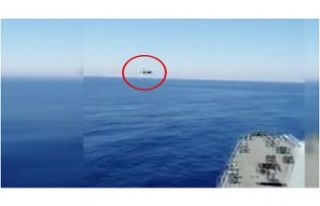 Türk F-16'sından, Fatih Sondaj Gemisine selamlama