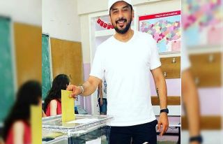 Ünlü isimler sandık başında