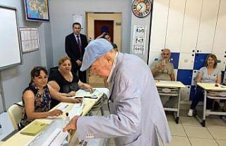 Ünlü yönetmen Türker İnanoğlu oyunu kullandı