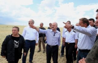 Vali Çakacak, yağmur ve doludan zarar gören tarım...