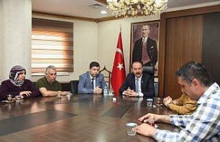 Vali Erin mülteci aileleri kabul etti