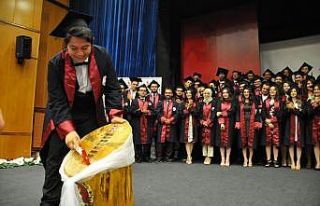 Veteriner Fakültesi 12. mezunlarını verdi