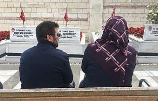 15 Temmuz’un yıl dönümünde vatandaşlar şehitlikte...