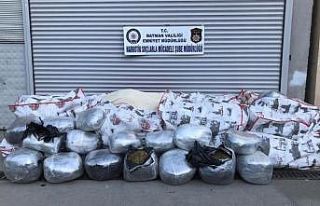 1 ton esrarla yakalanan tır sürücüsü tutuklandı