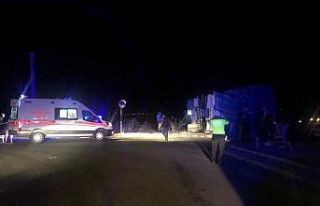 4 gün arayla aynı yerde yine saman yüklü kamyon...