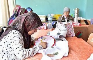 AKMEK’in el sanatları kursları yazın da devam...