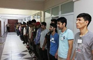 Aksaray’da 110 kaçak göçmen sınır dışı edildi