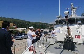 Aliağa’daki Sahil Güvenlik botu, halkın ziyaretine...