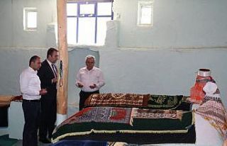 Altıntaş ve Dumlupınar protokolü türbe ziyareti...