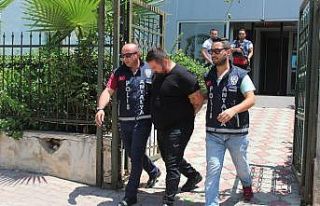 Antalya’da gümrükten ucuza eşya alma vaadiyle...