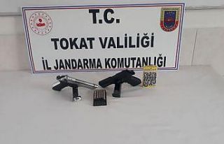 Araçtan ateş açtılar, jandarmaya yakalandılar