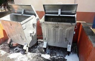 Bağlar’da çöp konteynerleri dezenfekte edildi