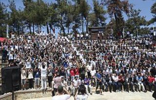 Bakan Kasapoğlu doğa kampında gençlerle buluştu