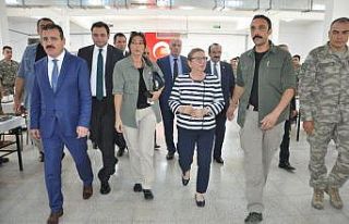 Bakan Pekcan’dan gümrük kapısında inceleme